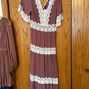 Elegant Mauve Lace Trim Dress